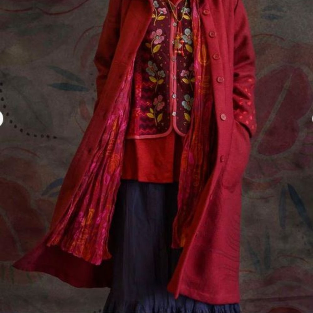 Warm and stylish Orion coat in lovely shade of red - Picture 3 of 12